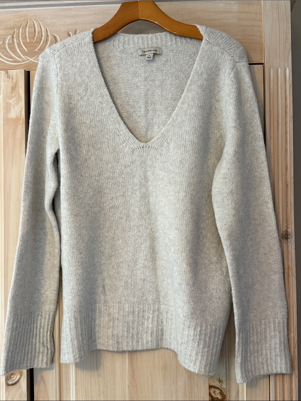 Cashmere V-Neck Sweater - Light Gray